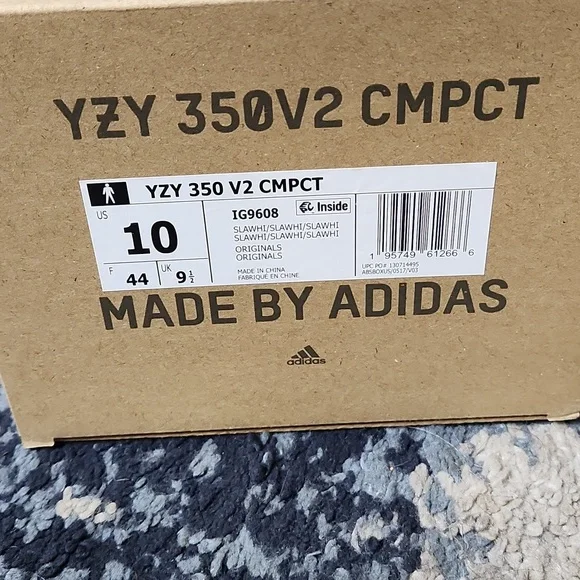 adidas Yeezy 350 V2 CMPCTSlate Panda - Picture 5 of 5